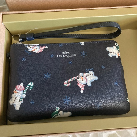 SOLD! Coach Boxed Corner Zip Wristlet Snowman Print in Silver/Midnight Multi - Picture 3 of 10